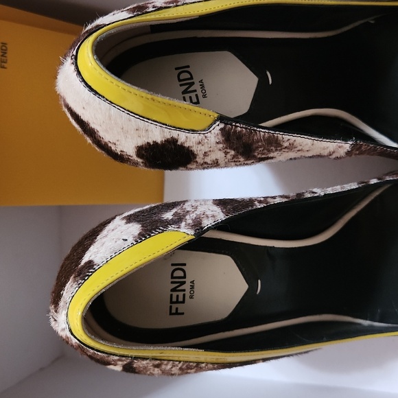 Fendi Calf Leather Fur Pump - Picture 2 of 6